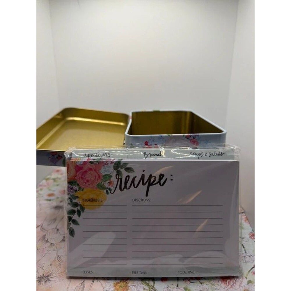 Recipe box with cards - Picture 3 of 3
